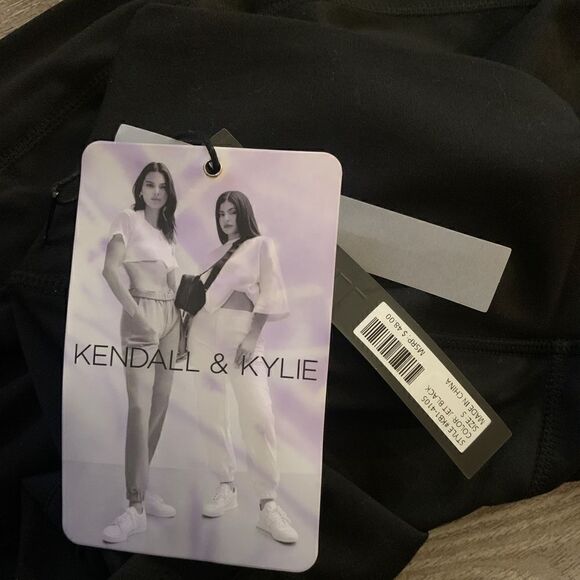 Kendall and Kyle leggings, they are about ankle crop, very soft - Picture 4 of 5